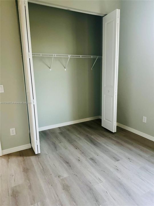 Recently Rented: $2,300 (4 beds, 2 baths, 1439 Square Feet)