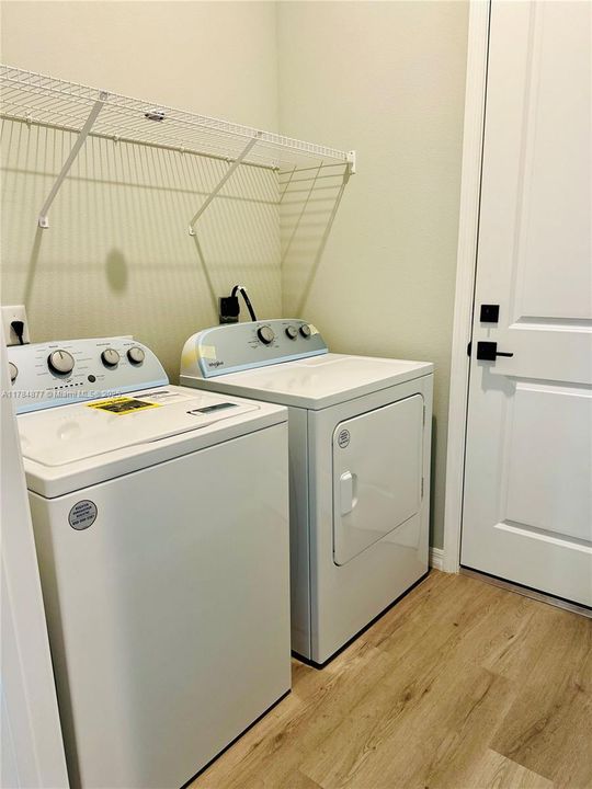 Recently Rented: $2,300 (4 beds, 2 baths, 1439 Square Feet)