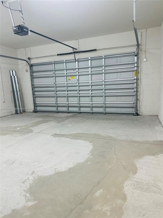 Recently Rented: $2,300 (4 beds, 2 baths, 1439 Square Feet)