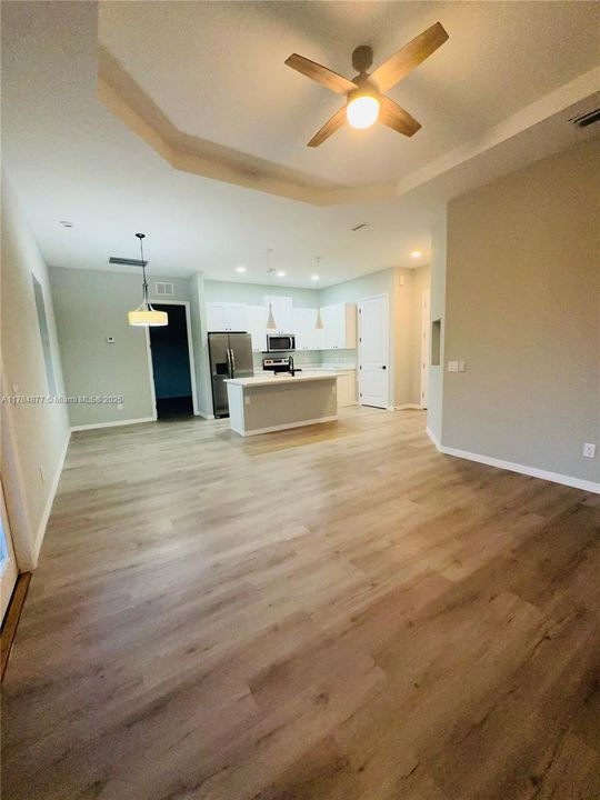 Recently Rented: $2,300 (4 beds, 2 baths, 1439 Square Feet)
