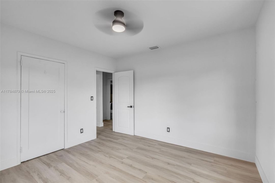 Recently Sold: $499,000 (3 beds, 1 baths, 1272 Square Feet)