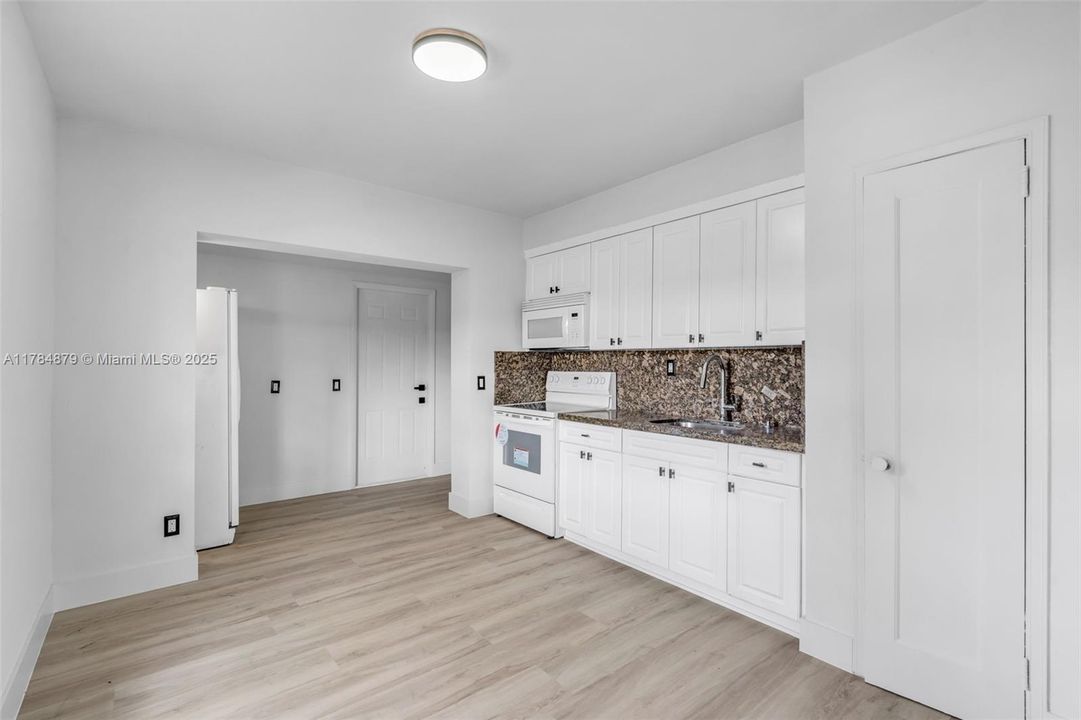 Recently Sold: $499,000 (3 beds, 1 baths, 1272 Square Feet)