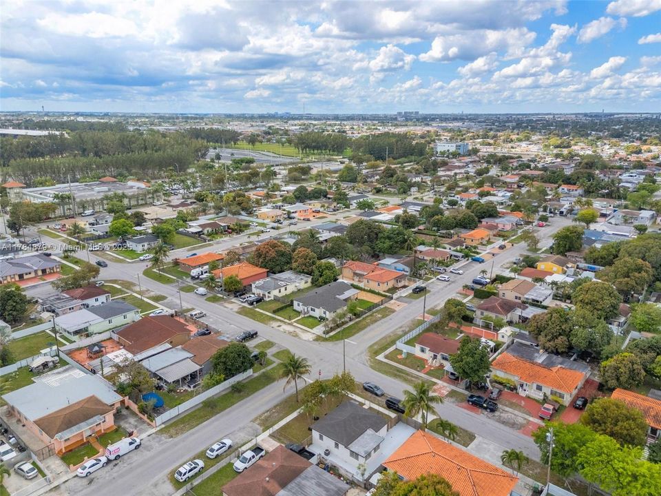 Recently Sold: $499,000 (3 beds, 1 baths, 1272 Square Feet)