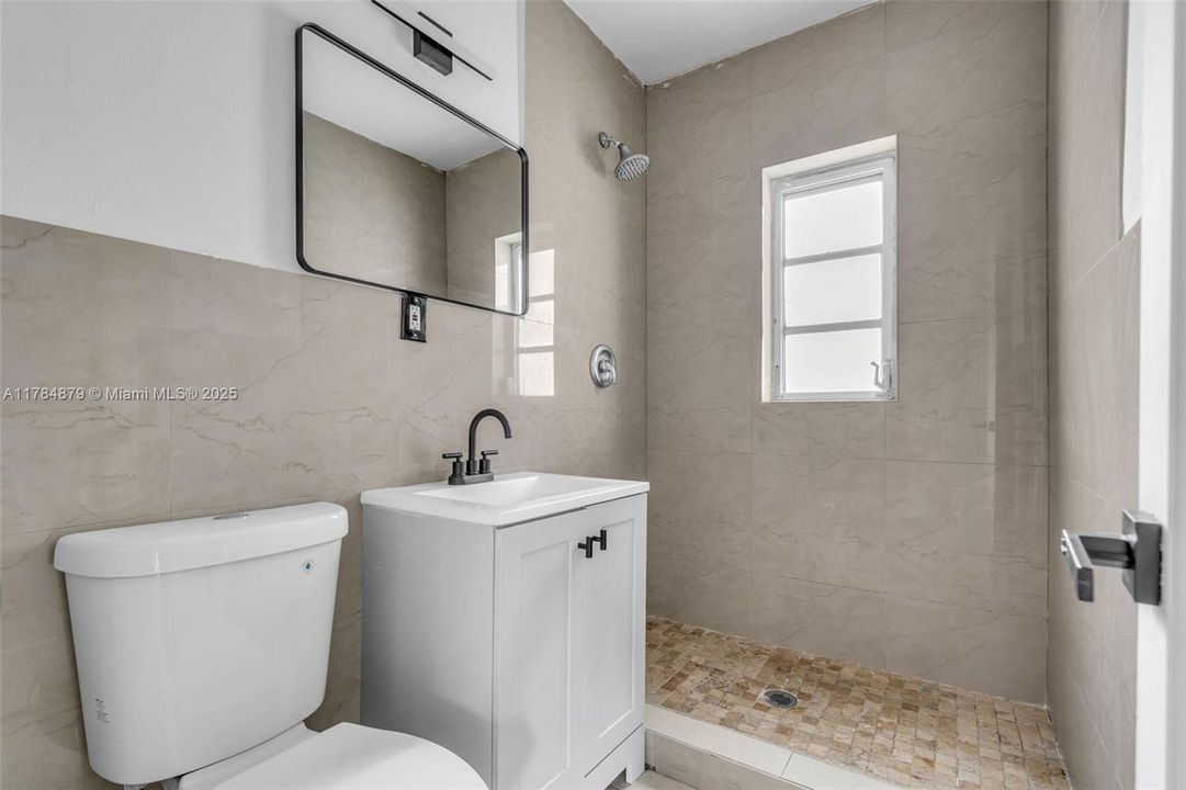 Recently Sold: $499,000 (3 beds, 1 baths, 1272 Square Feet)