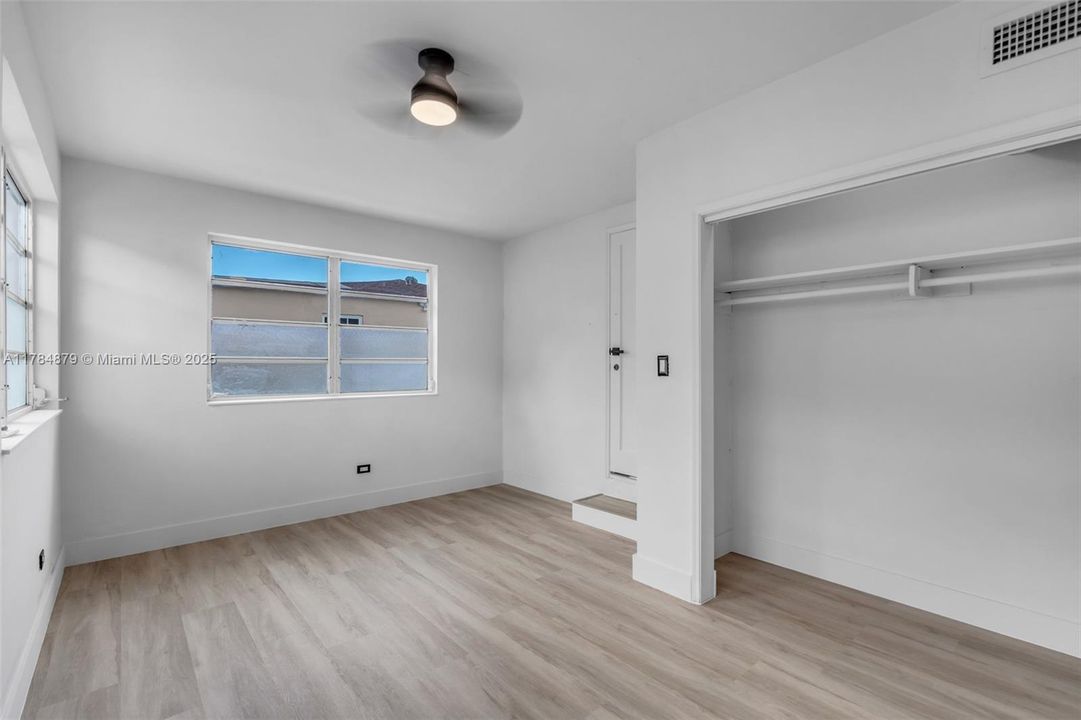 Recently Sold: $499,000 (3 beds, 1 baths, 1272 Square Feet)