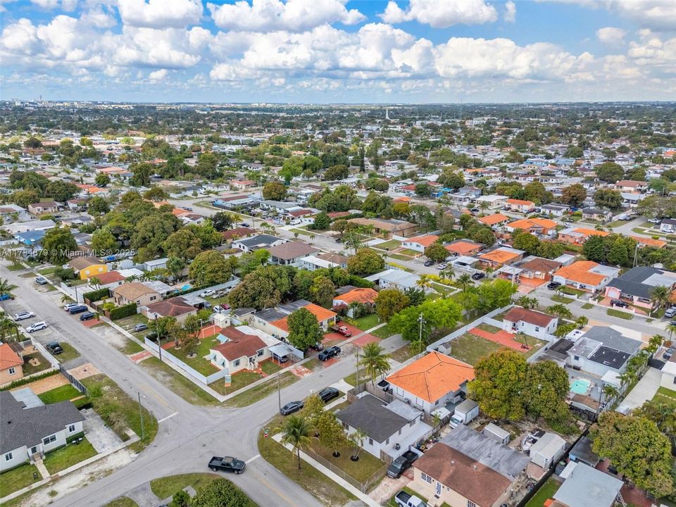 Recently Sold: $499,000 (3 beds, 1 baths, 1272 Square Feet)