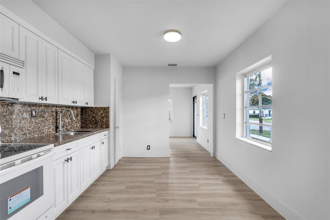 Recently Sold: $499,000 (3 beds, 1 baths, 1272 Square Feet)