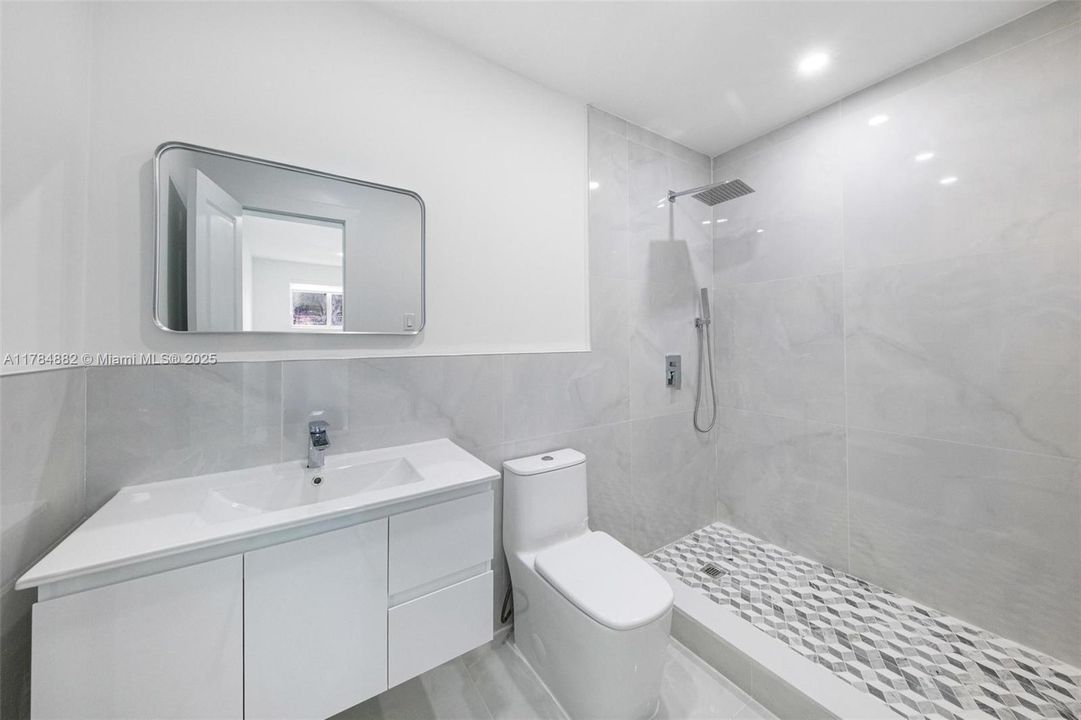 Недавно продано: $620,000 (4 спален, 2 ванн, 1092 Квадратных фут)