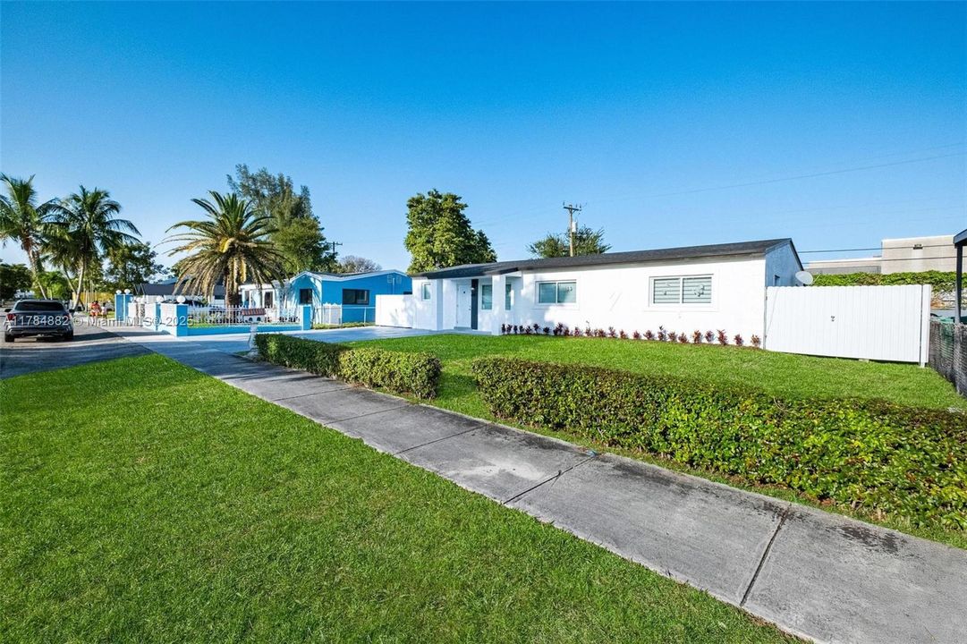 Недавно продано: $620,000 (4 спален, 2 ванн, 1092 Квадратных фут)