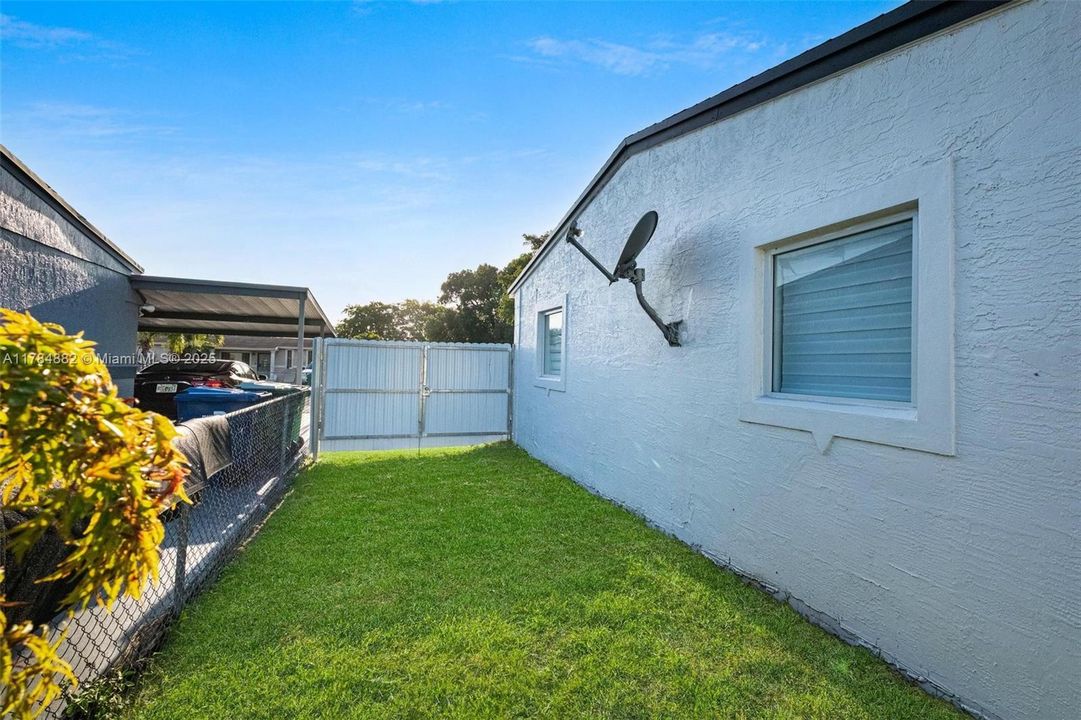 Недавно продано: $620,000 (4 спален, 2 ванн, 1092 Квадратных фут)