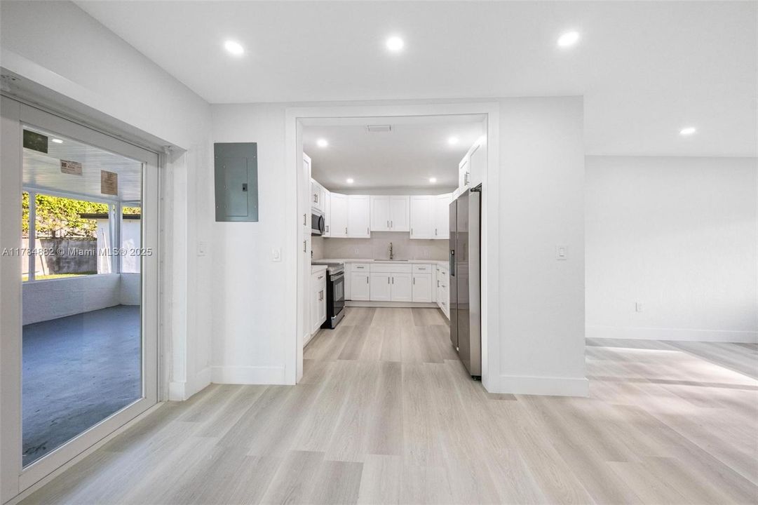 Недавно продано: $620,000 (4 спален, 2 ванн, 1092 Квадратных фут)