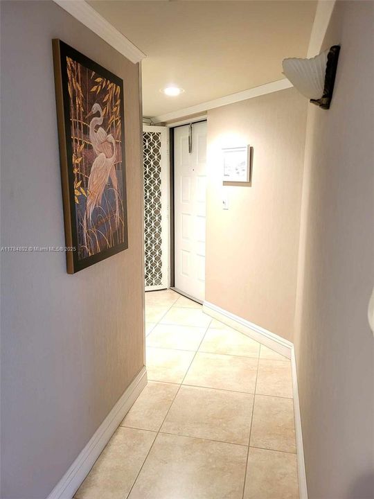 Vendido Recientemente: $299,900 (2 camas, 2 baños, 1500 Pies cuadrados)