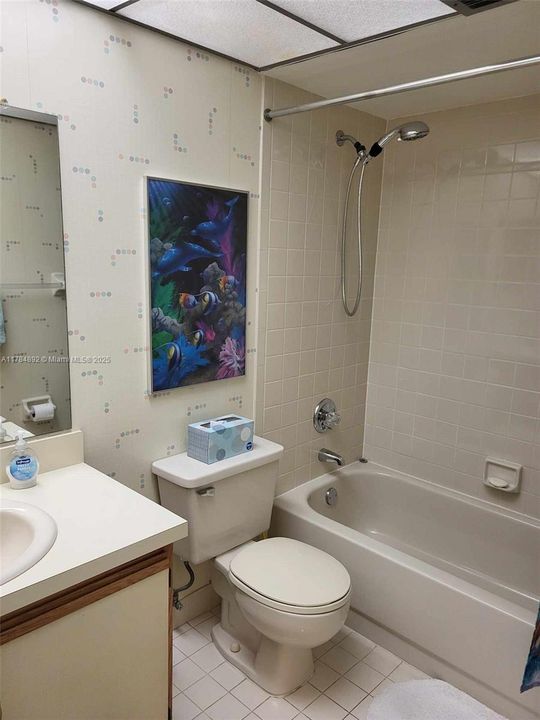 Vendido Recientemente: $299,900 (2 camas, 2 baños, 1500 Pies cuadrados)