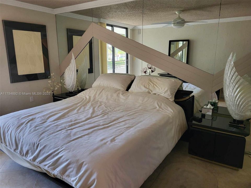 Vendido Recientemente: $299,900 (2 camas, 2 baños, 1500 Pies cuadrados)