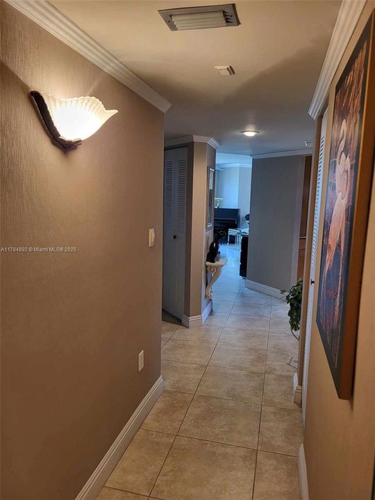 Vendido Recientemente: $299,900 (2 camas, 2 baños, 1500 Pies cuadrados)