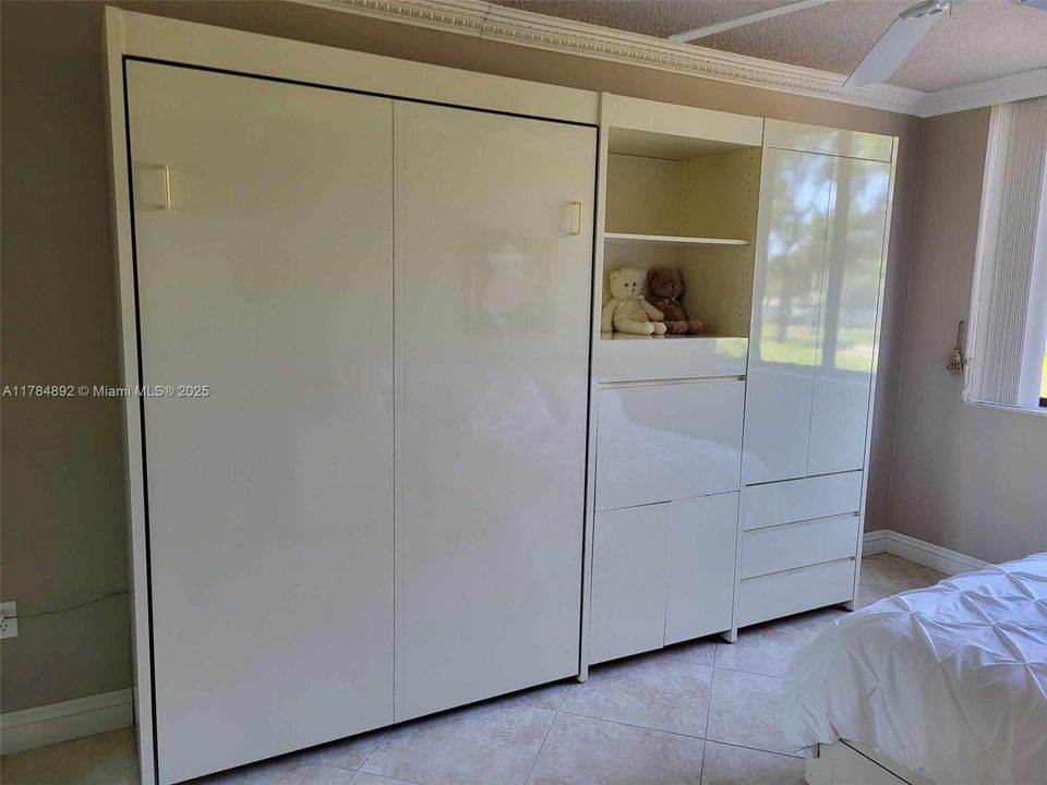 Vendido Recientemente: $299,900 (2 camas, 2 baños, 1500 Pies cuadrados)