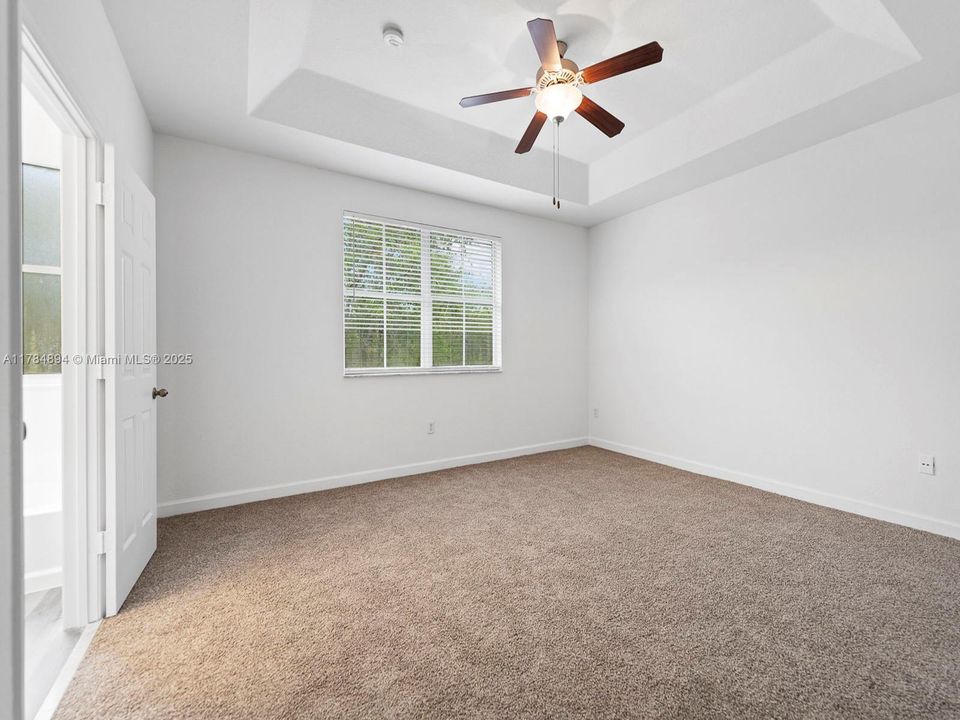 Recently Sold: $364,900 (3 beds, 3 baths, 1852 Square Feet)