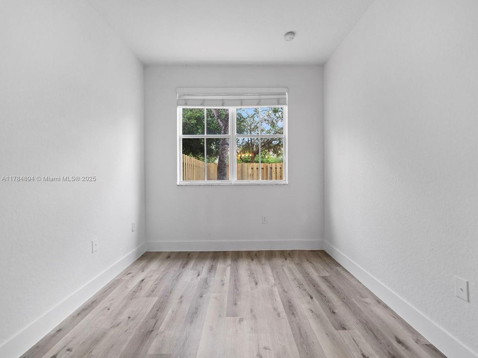 Recently Sold: $364,900 (3 beds, 3 baths, 1852 Square Feet)