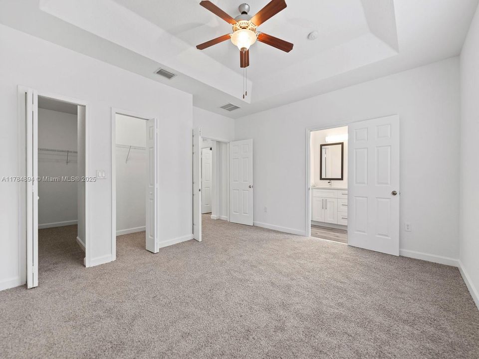 Recently Sold: $364,900 (3 beds, 3 baths, 1852 Square Feet)