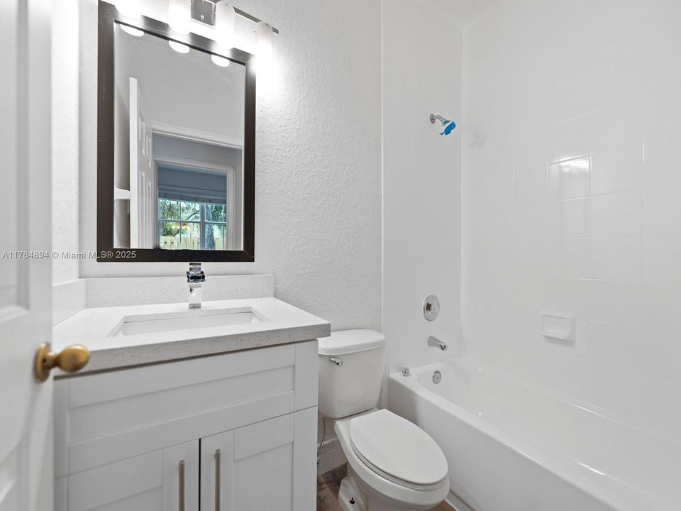 Recently Sold: $364,900 (3 beds, 3 baths, 1852 Square Feet)