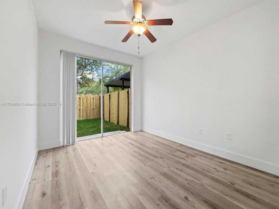 Recently Sold: $364,900 (3 beds, 3 baths, 1852 Square Feet)