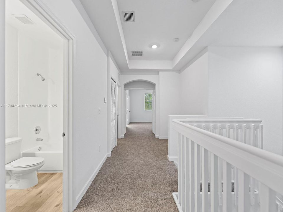 Recently Sold: $364,900 (3 beds, 3 baths, 1852 Square Feet)