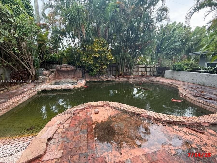 For Sale: $1,700,000 (4 beds, 3 baths, 2881 Square Feet)