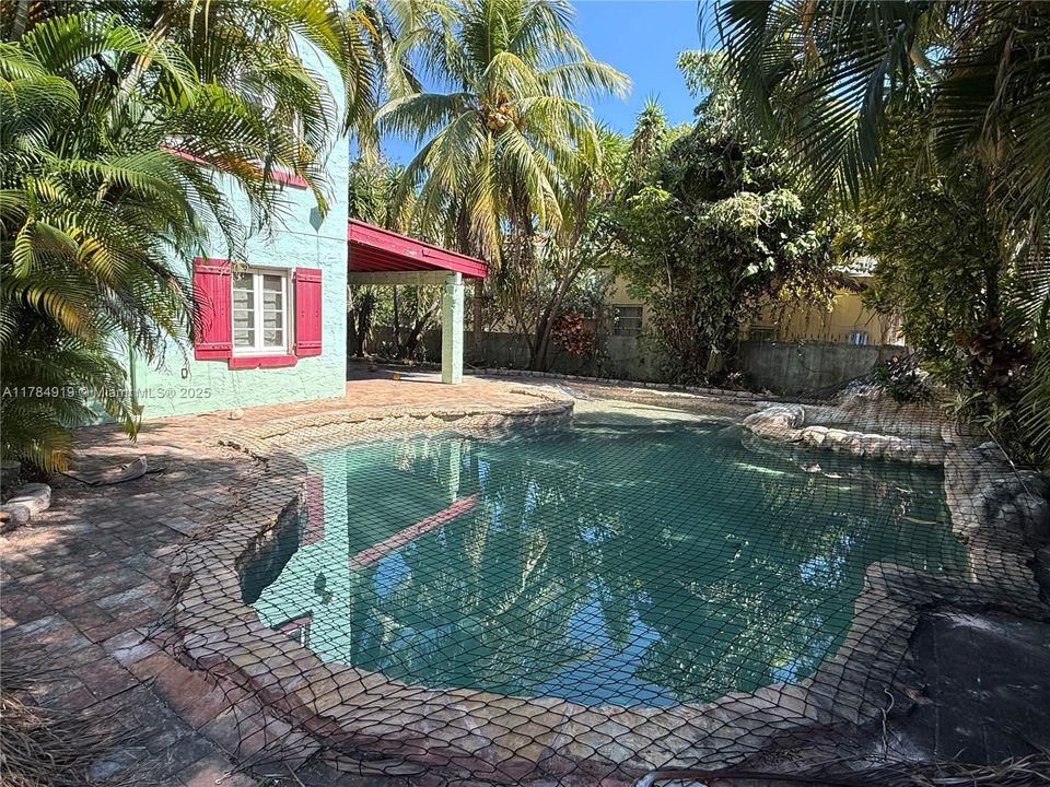 For Sale: $1,700,000 (4 beds, 3 baths, 2881 Square Feet)