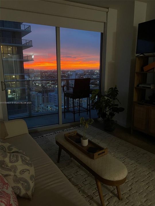 Recently Rented: $2,500 (0 beds, 1 baths, 530 Square Feet)