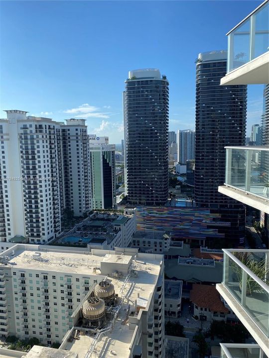 Recently Rented: $2,500 (0 beds, 1 baths, 530 Square Feet)