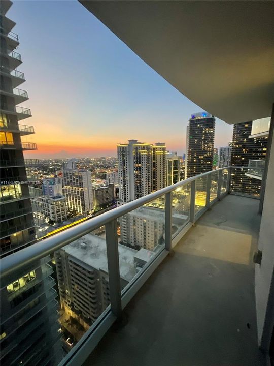 Recently Rented: $2,500 (0 beds, 1 baths, 530 Square Feet)