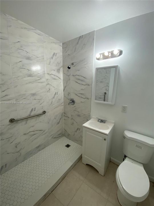 Recently Rented: $1,800 (1 beds, 1 baths, 450 Square Feet)