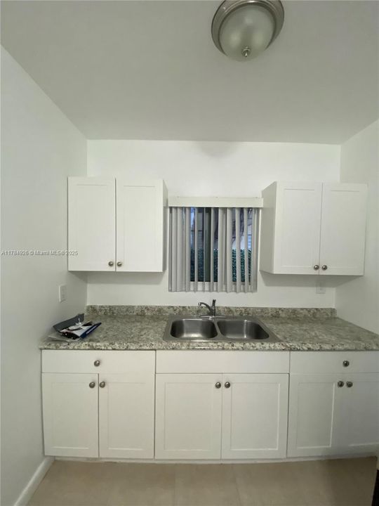 Recently Rented: $1,800 (1 beds, 1 baths, 450 Square Feet)