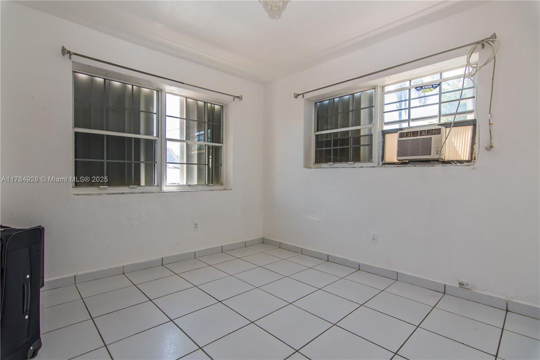 Недавно продано: $470,000 (3 спален, 2 ванн, 1806 Квадратных фут)