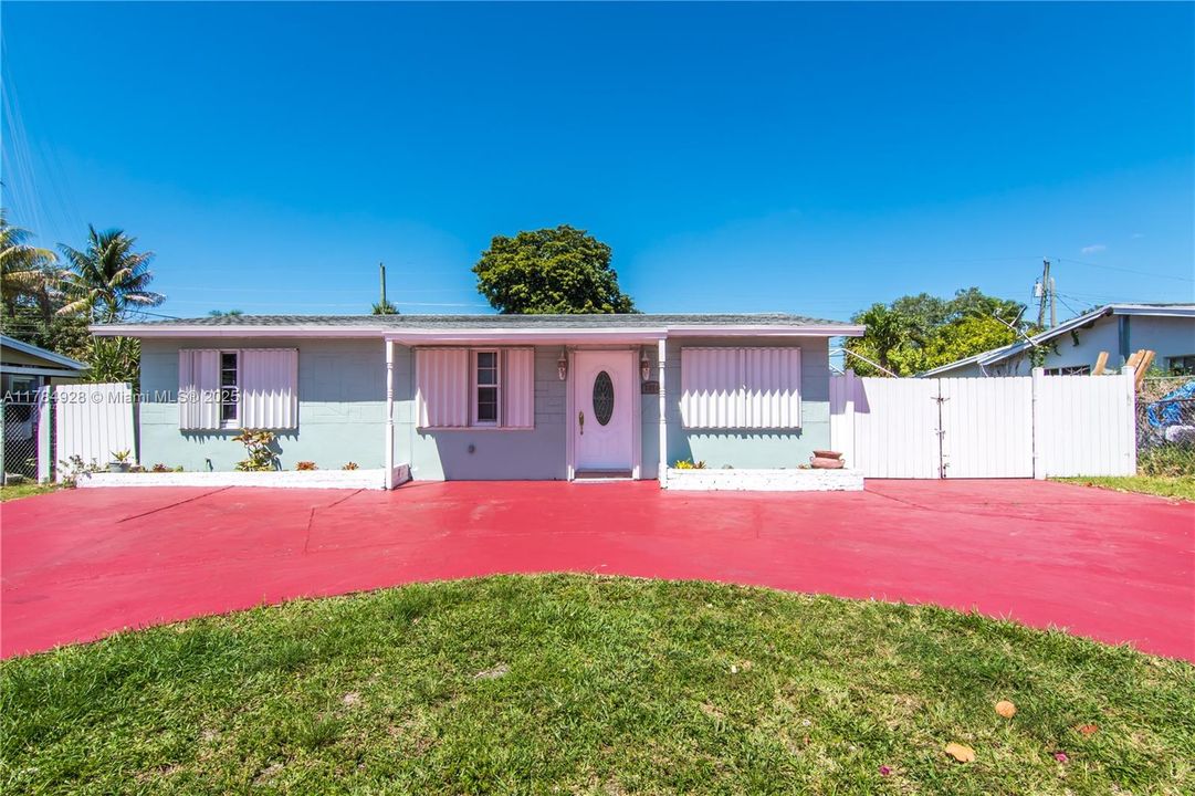 Недавно продано: $470,000 (3 спален, 2 ванн, 1806 Квадратных фут)