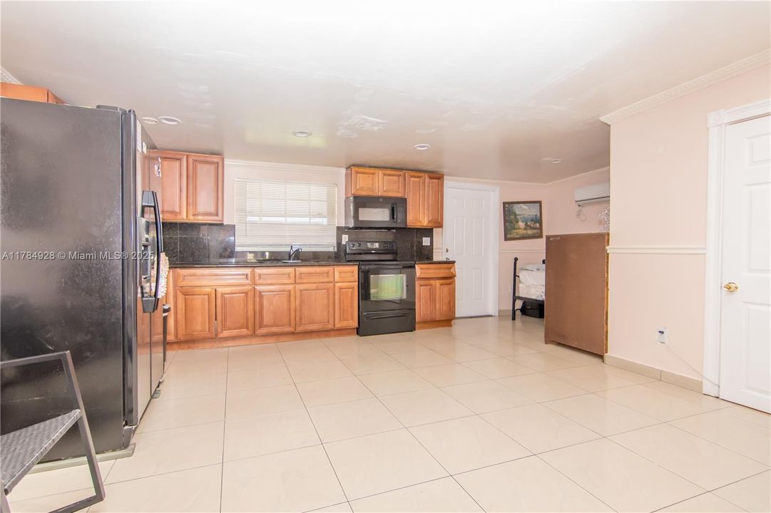 Недавно продано: $470,000 (3 спален, 2 ванн, 1806 Квадратных фут)