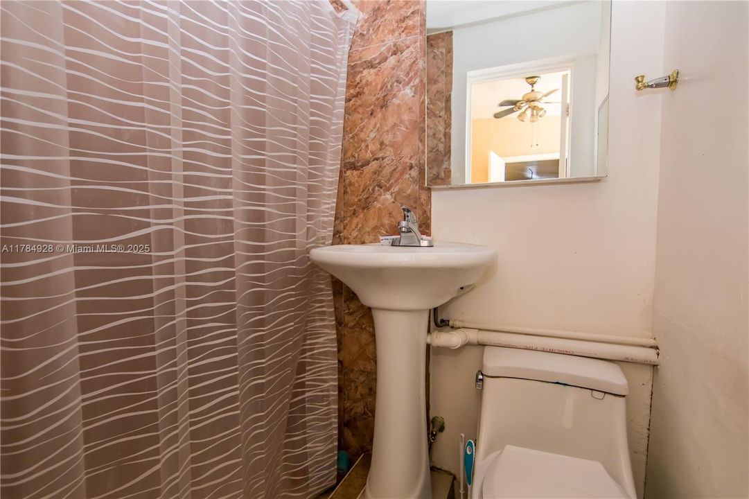 Недавно продано: $470,000 (3 спален, 2 ванн, 1806 Квадратных фут)