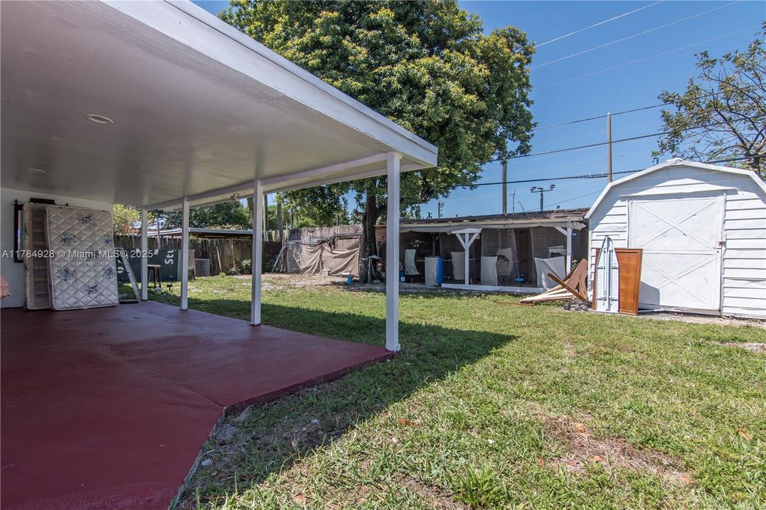 Недавно продано: $470,000 (3 спален, 2 ванн, 1806 Квадратных фут)