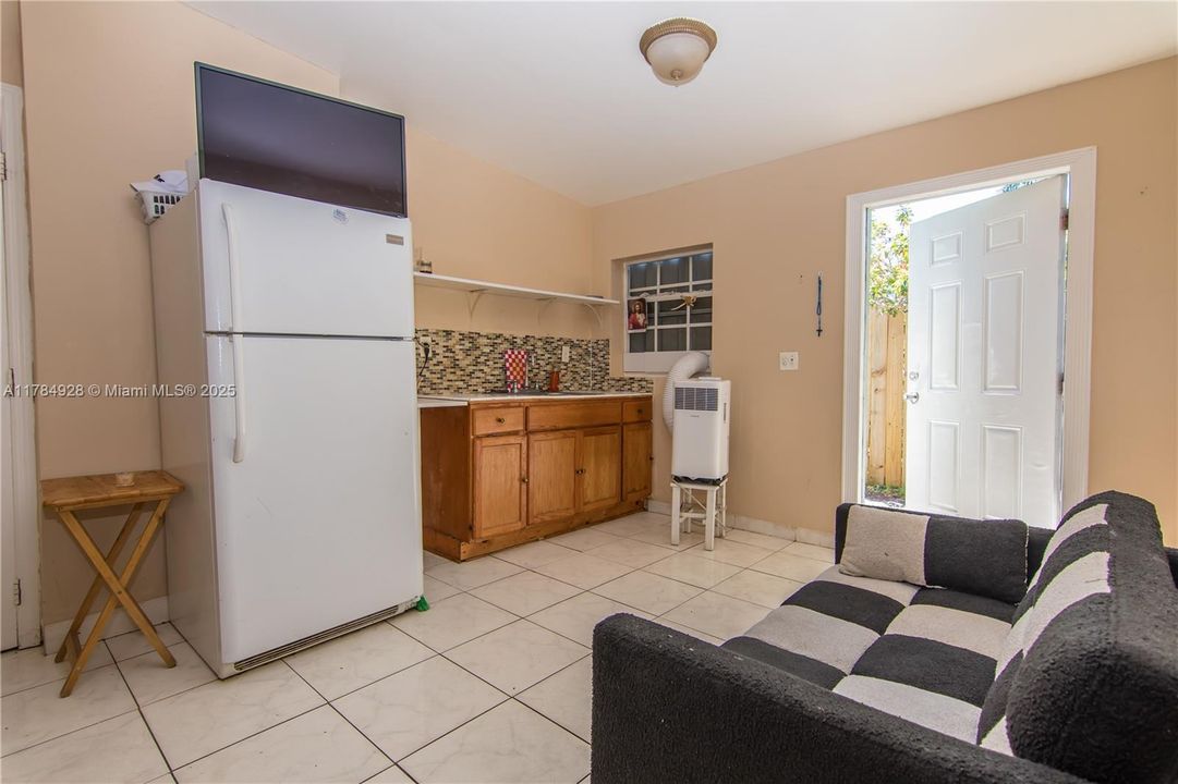 Недавно продано: $470,000 (3 спален, 2 ванн, 1806 Квадратных фут)