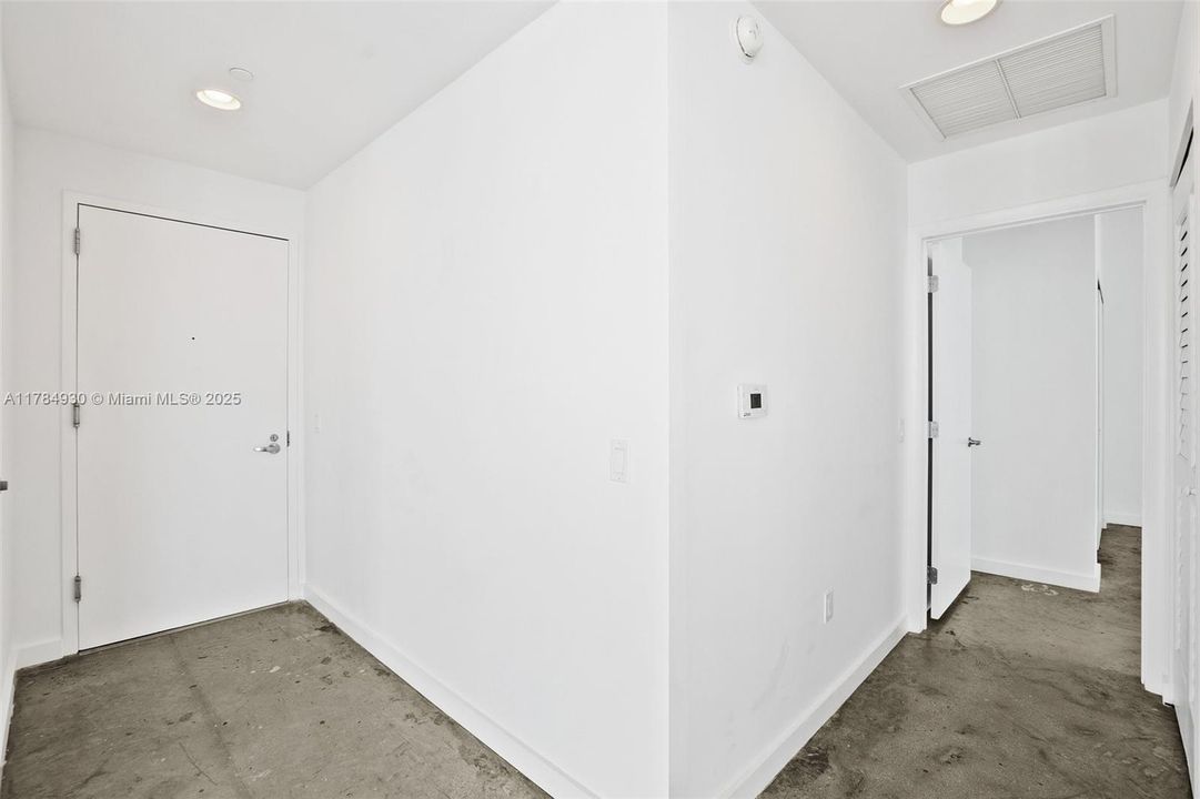 Recently Rented: $3,100 (2 beds, 2 baths, 791 Square Feet)