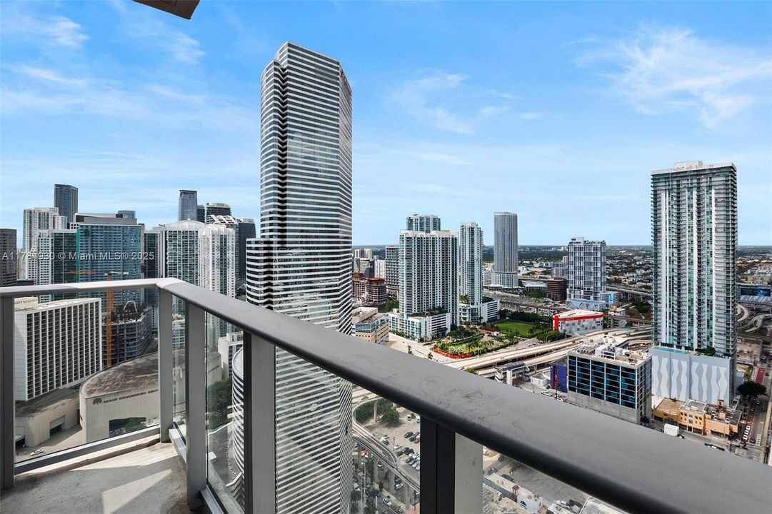 Recently Rented: $3,100 (2 beds, 2 baths, 791 Square Feet)