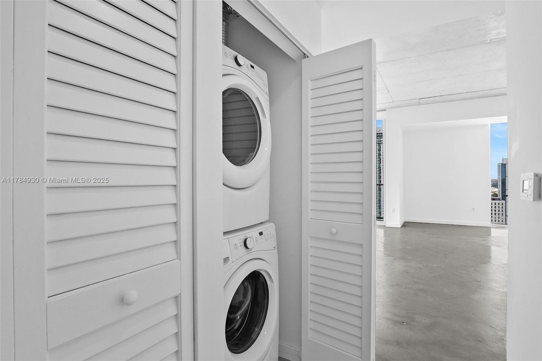 Recently Rented: $3,100 (2 beds, 2 baths, 791 Square Feet)