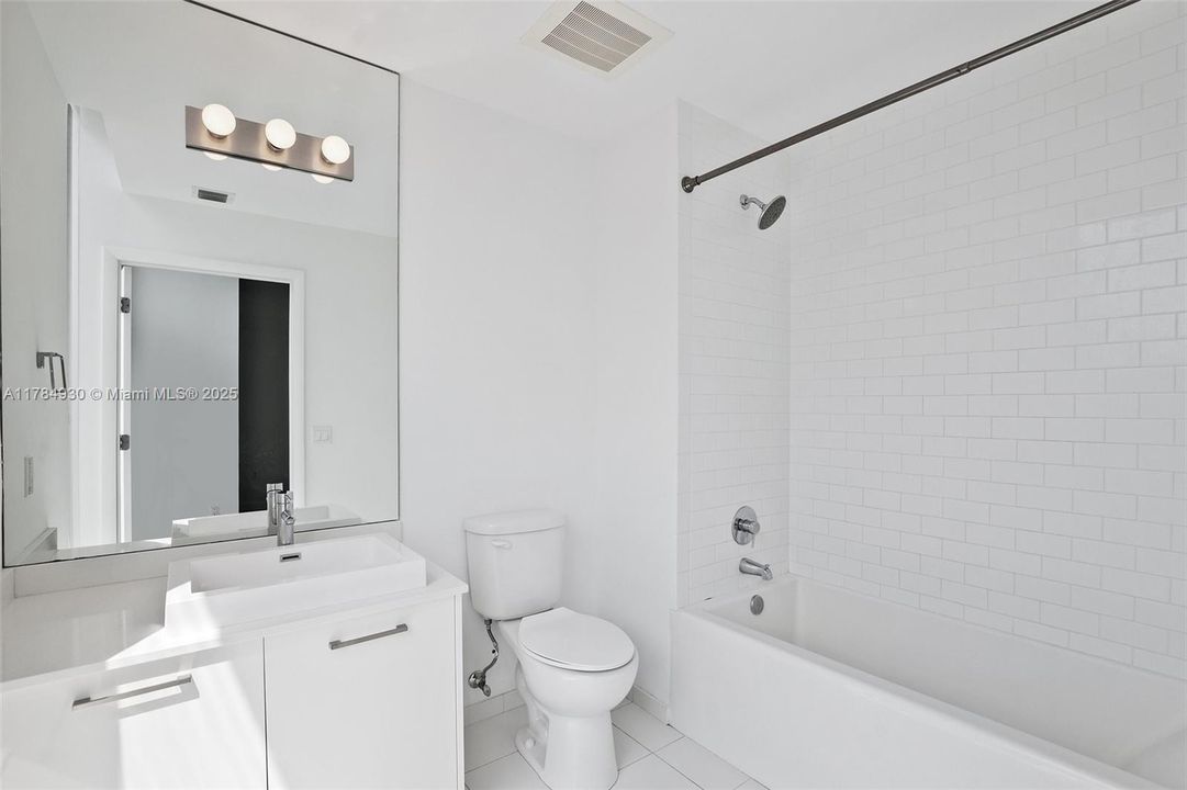 Recently Rented: $3,100 (2 beds, 2 baths, 791 Square Feet)