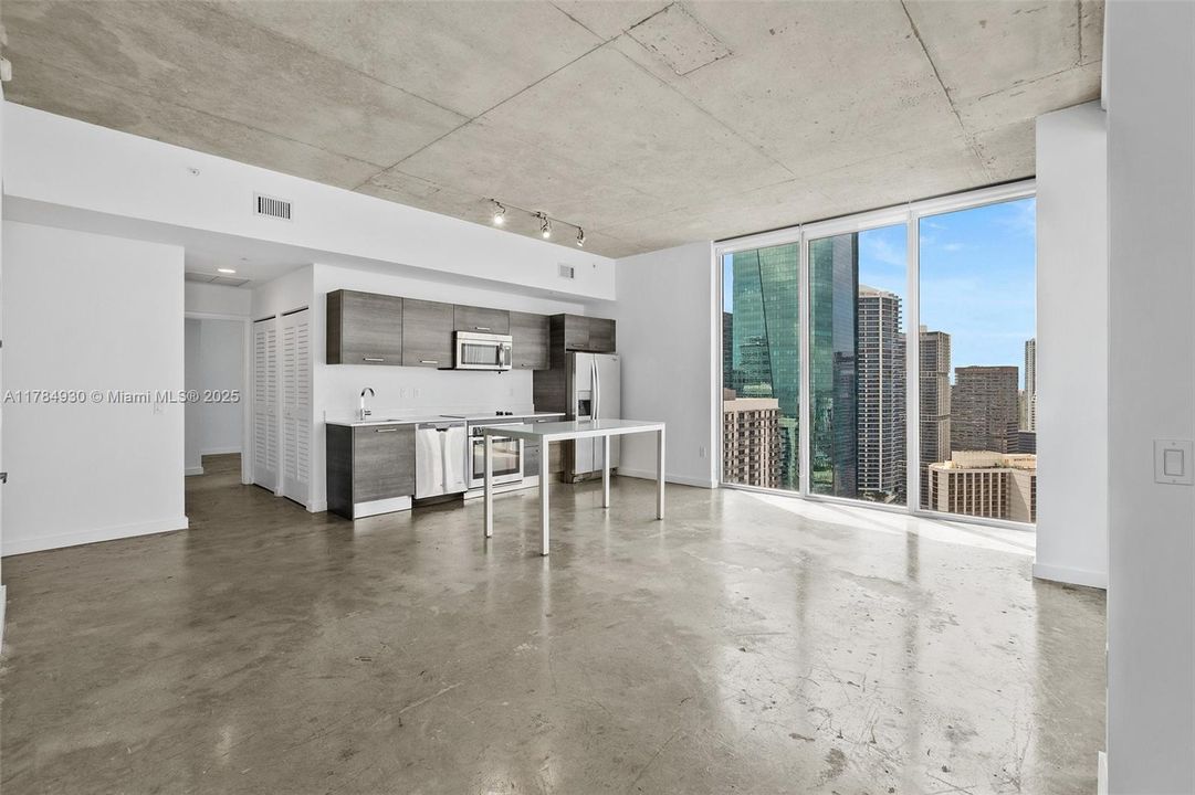 Recently Rented: $3,100 (2 beds, 2 baths, 791 Square Feet)