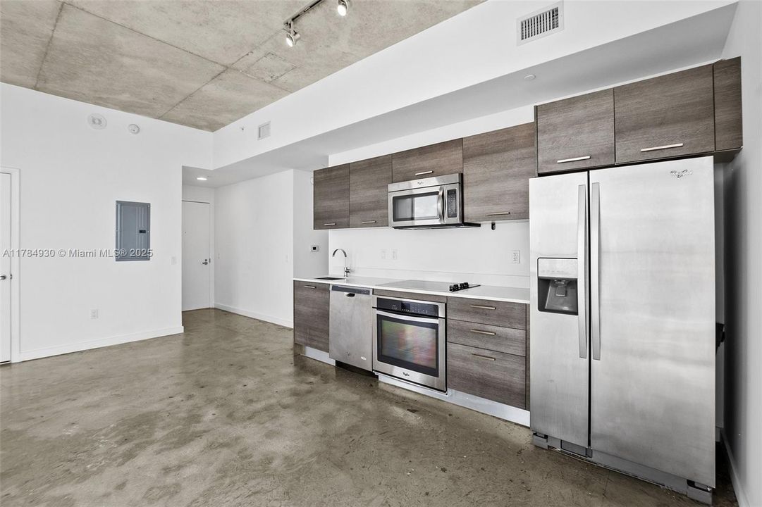 Recently Rented: $3,100 (2 beds, 2 baths, 791 Square Feet)