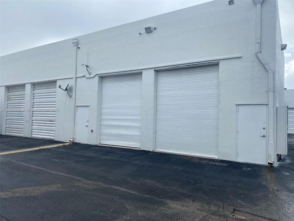 Recently Rented: $2,000 (0 beds, 0 baths, 0 Square Feet)