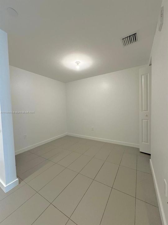 Recently Rented: $3,400 (1 beds, 1 baths, 853 Square Feet)