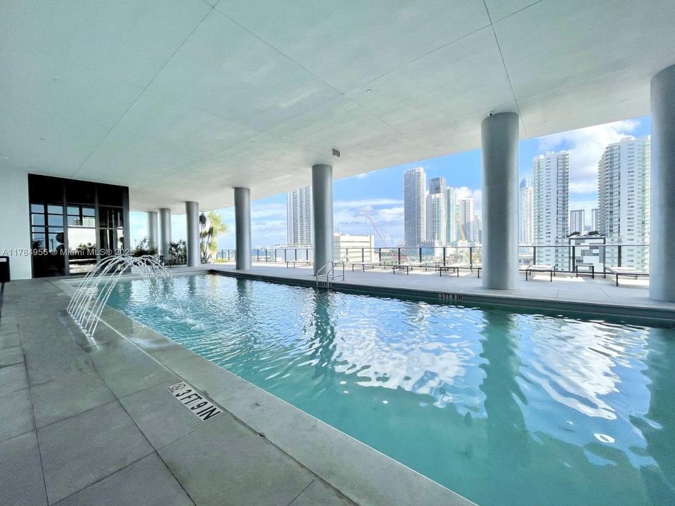 Recently Rented: $2,550 (0 beds, 1 baths, 580 Square Feet)