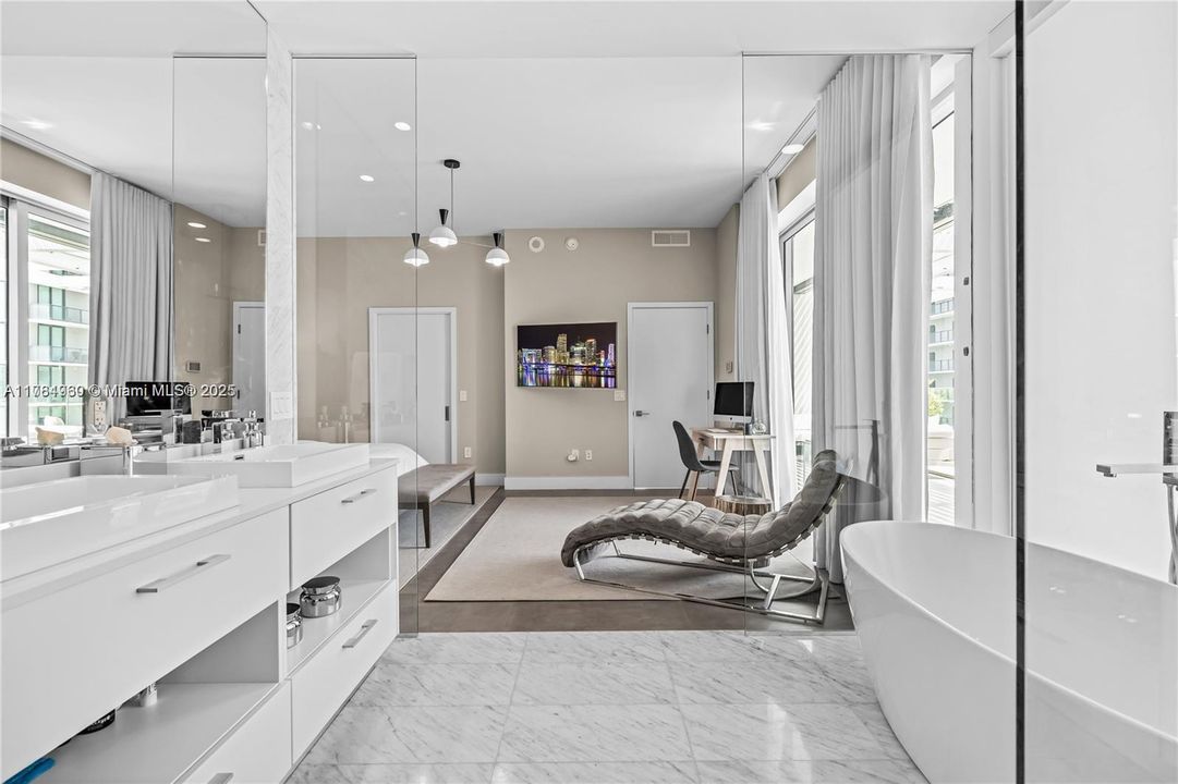 En Venta: $2,975,000 (4 camas, 5 baños, 3341 Pies cuadrados)