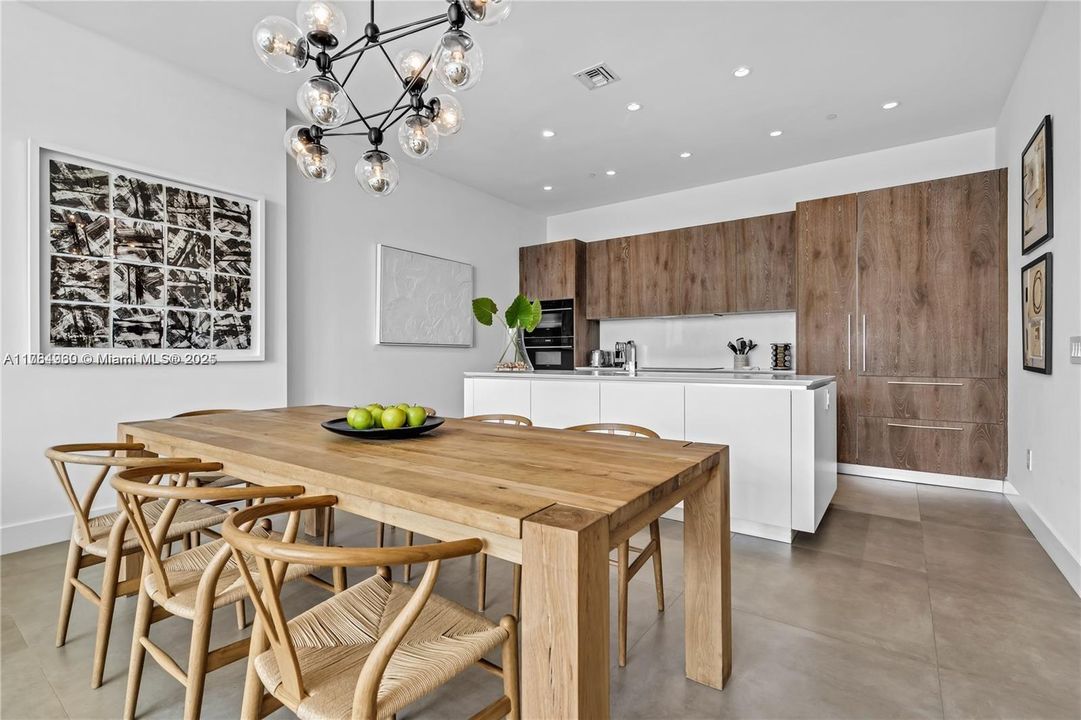 En Venta: $2,975,000 (4 camas, 5 baños, 3341 Pies cuadrados)